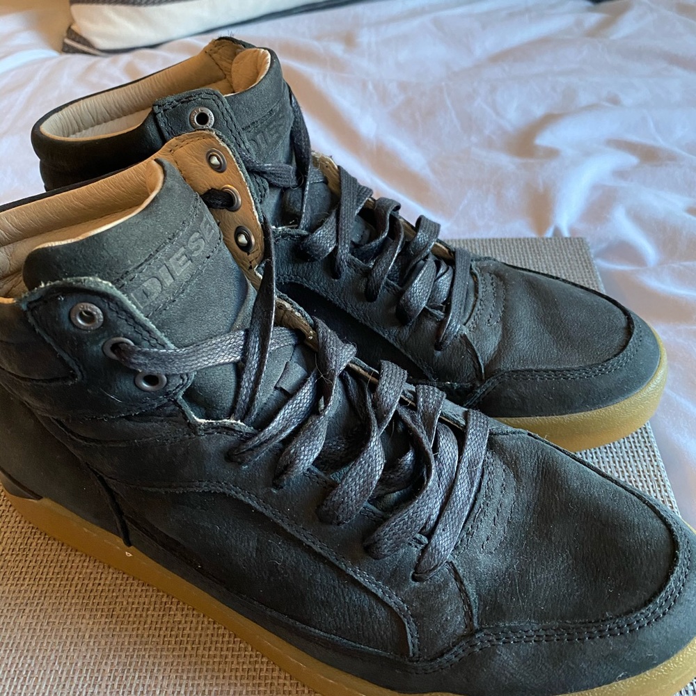 Diesel Suede Hightop Sneakers (M 9)